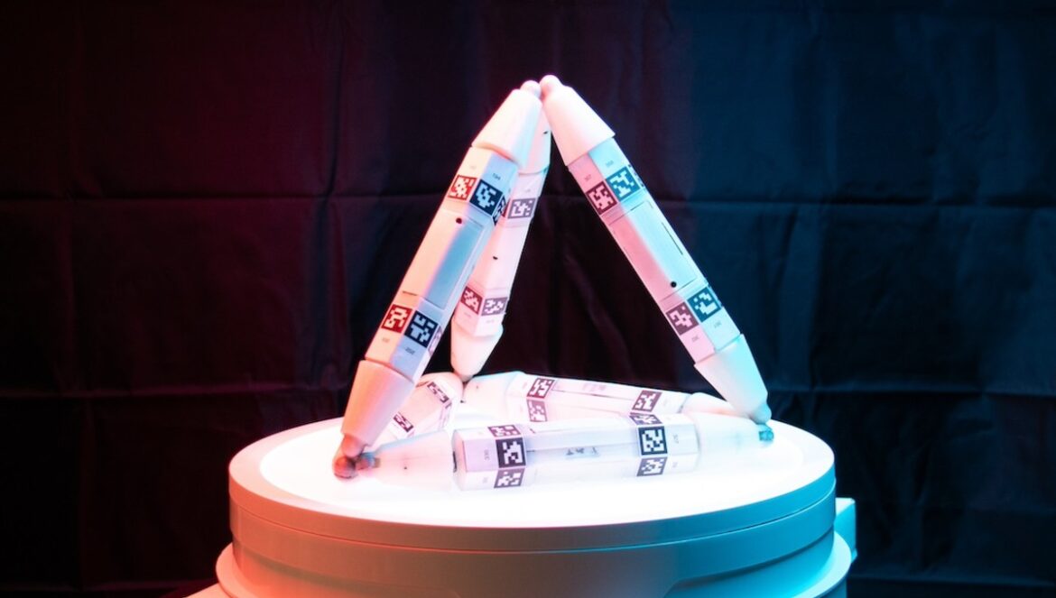 Novos robôs canibalistas consomem outras máquinas para crescer e curar por conta própria