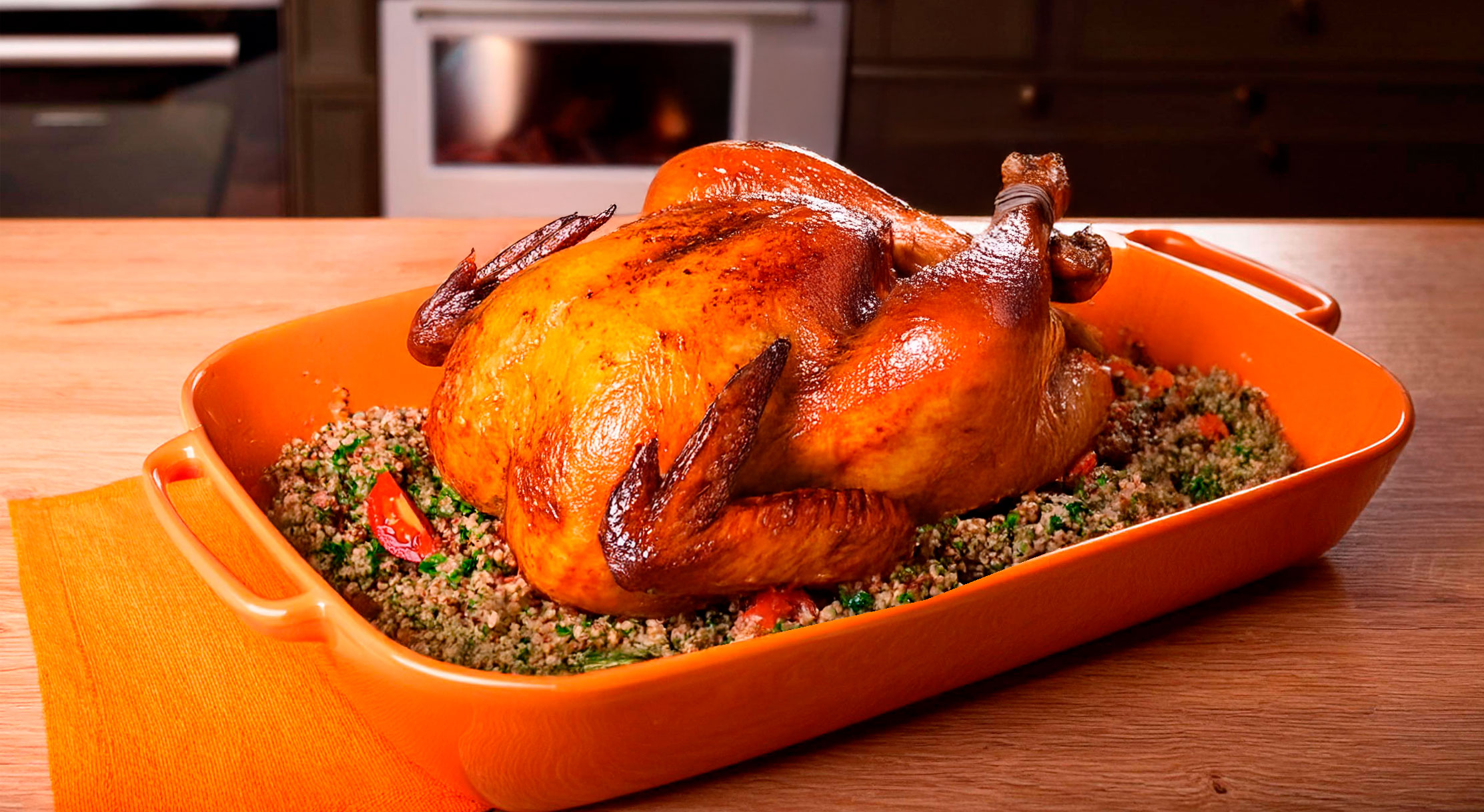 Ave Fiesta com salada de quinoa e hortelã